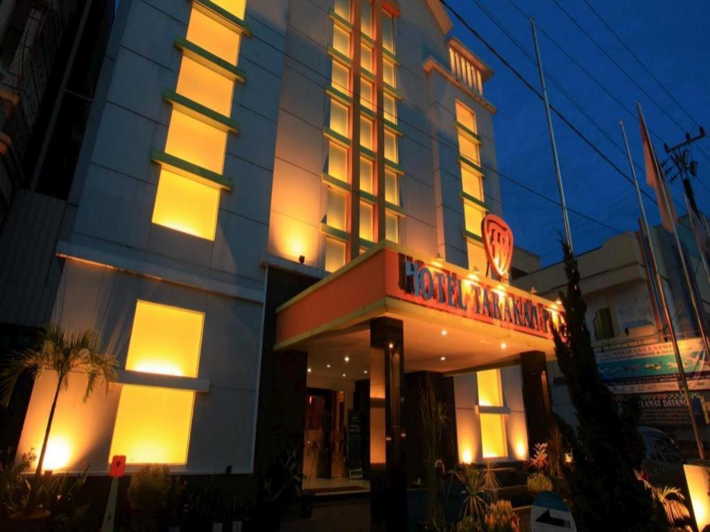 Hotel Tarakan Plaza Exterior photo