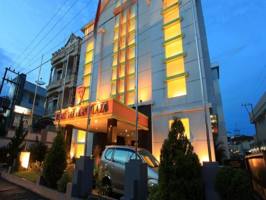 Hotel Tarakan Plaza Exterior photo