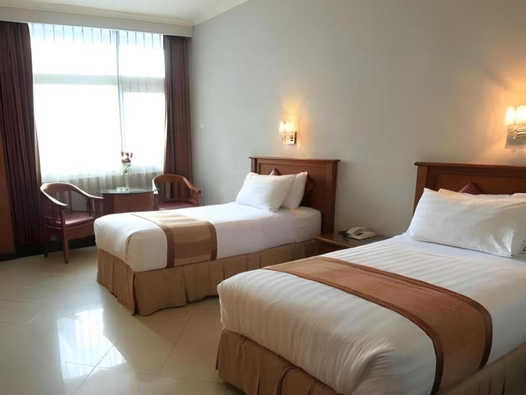 Hotel Tarakan Plaza Exterior photo