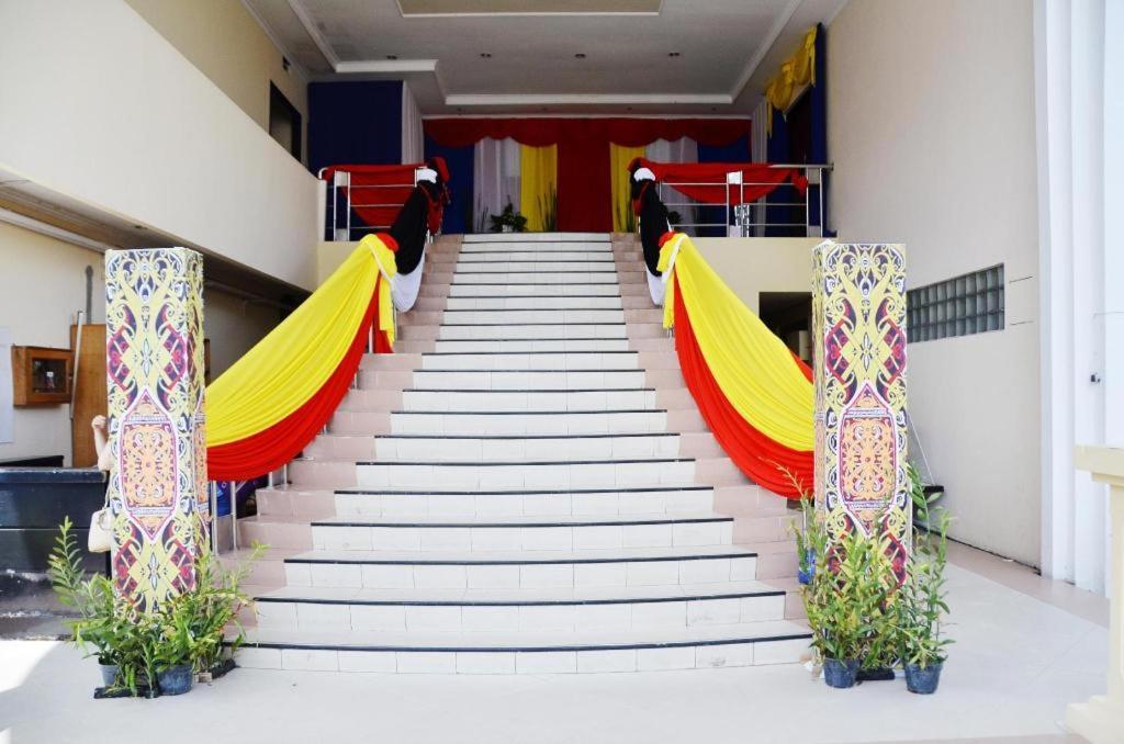 Hotel Tarakan Plaza Exterior photo