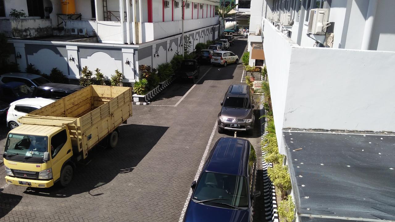 Hotel Tarakan Plaza Exterior photo