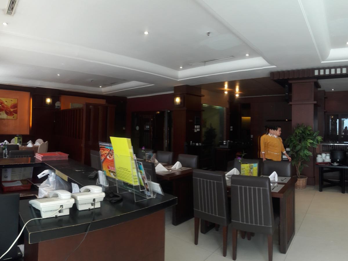 Hotel Tarakan Plaza Exterior photo