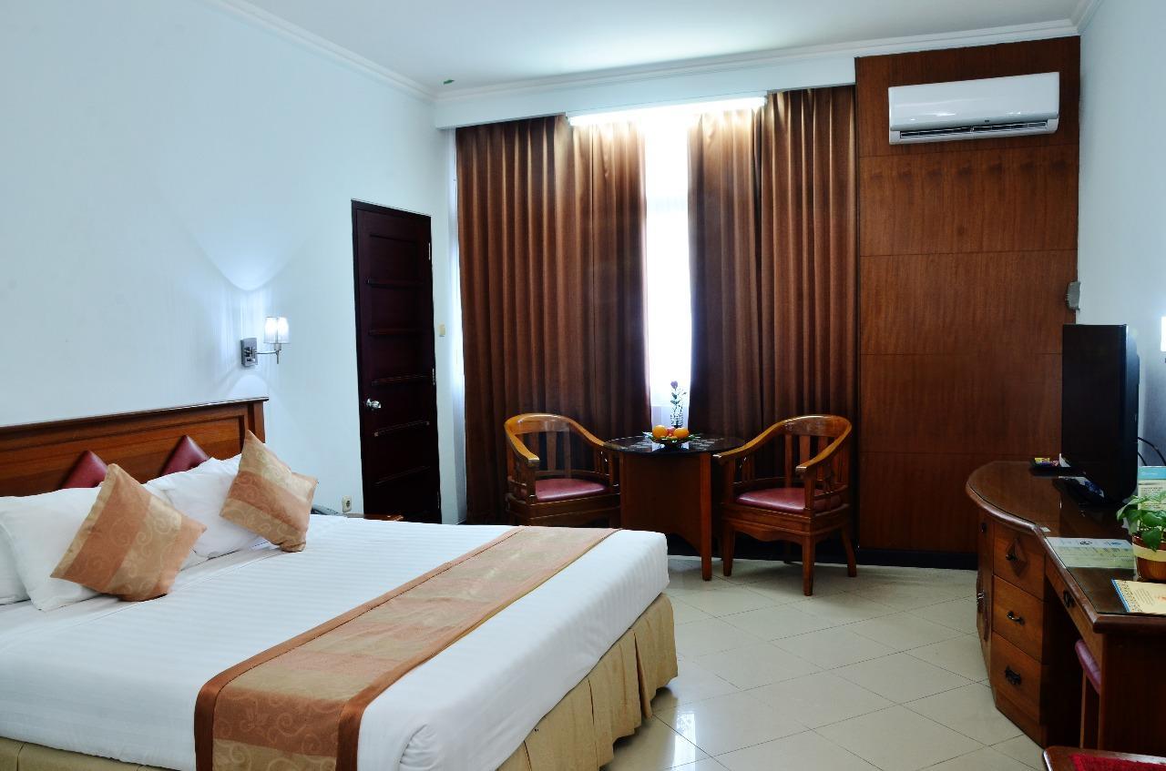 Hotel Tarakan Plaza Exterior photo